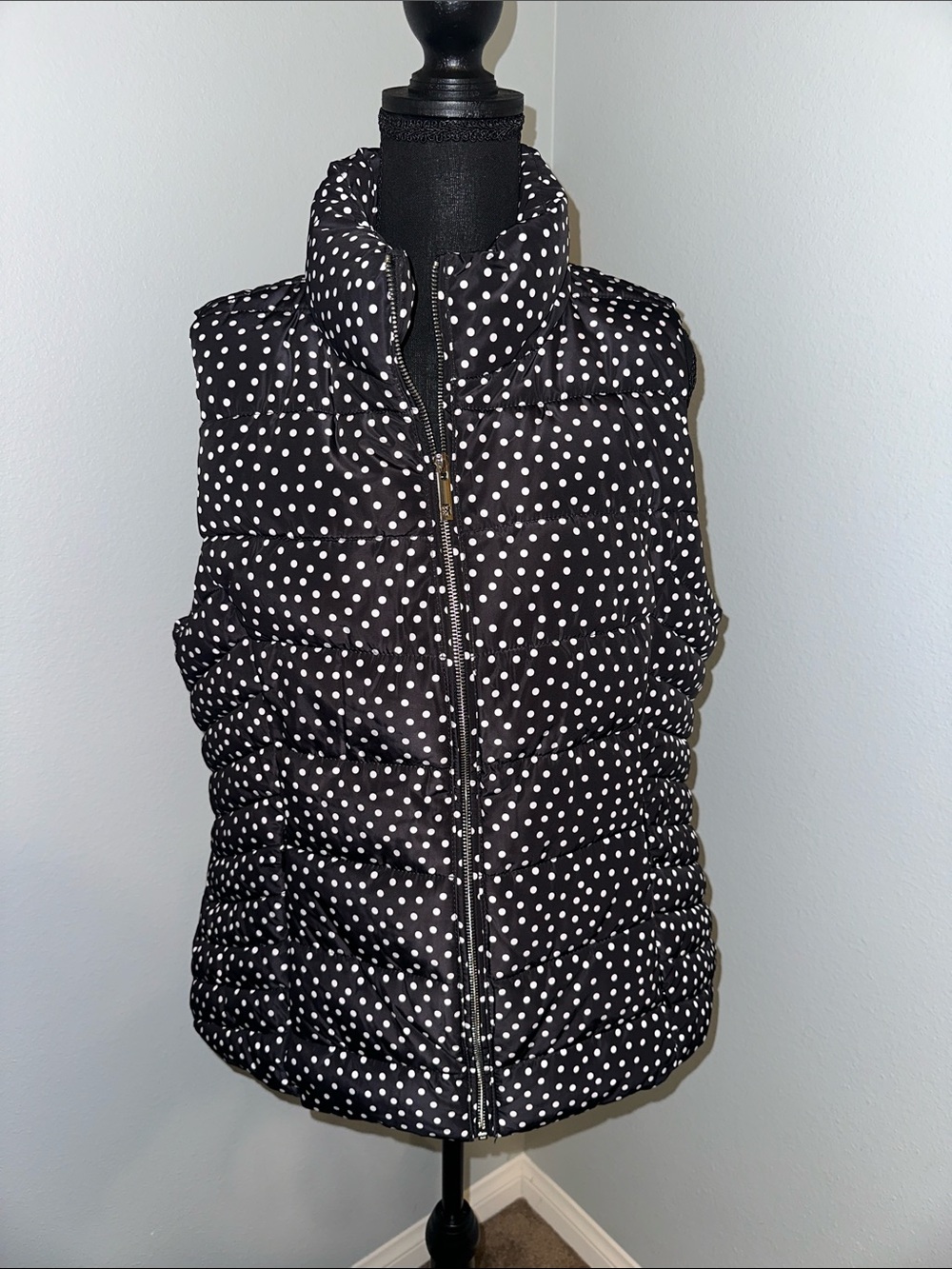 Tommy Hilfiger Black & White Polka Dot Quilted Puffer Vest